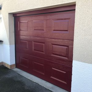 Porte garage rouge
